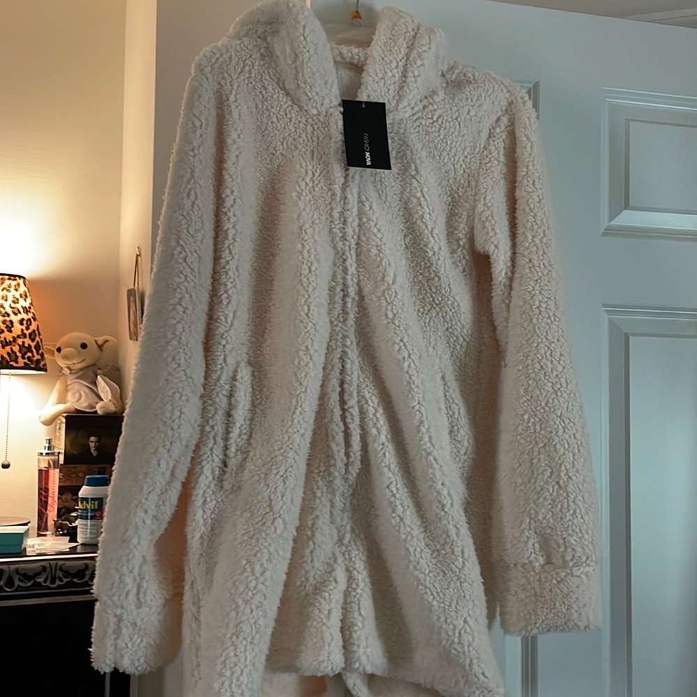 NWT Fashionnova Baby Bear Hug PJ Romper Onesie Oatmeal Cream size Extra Large.